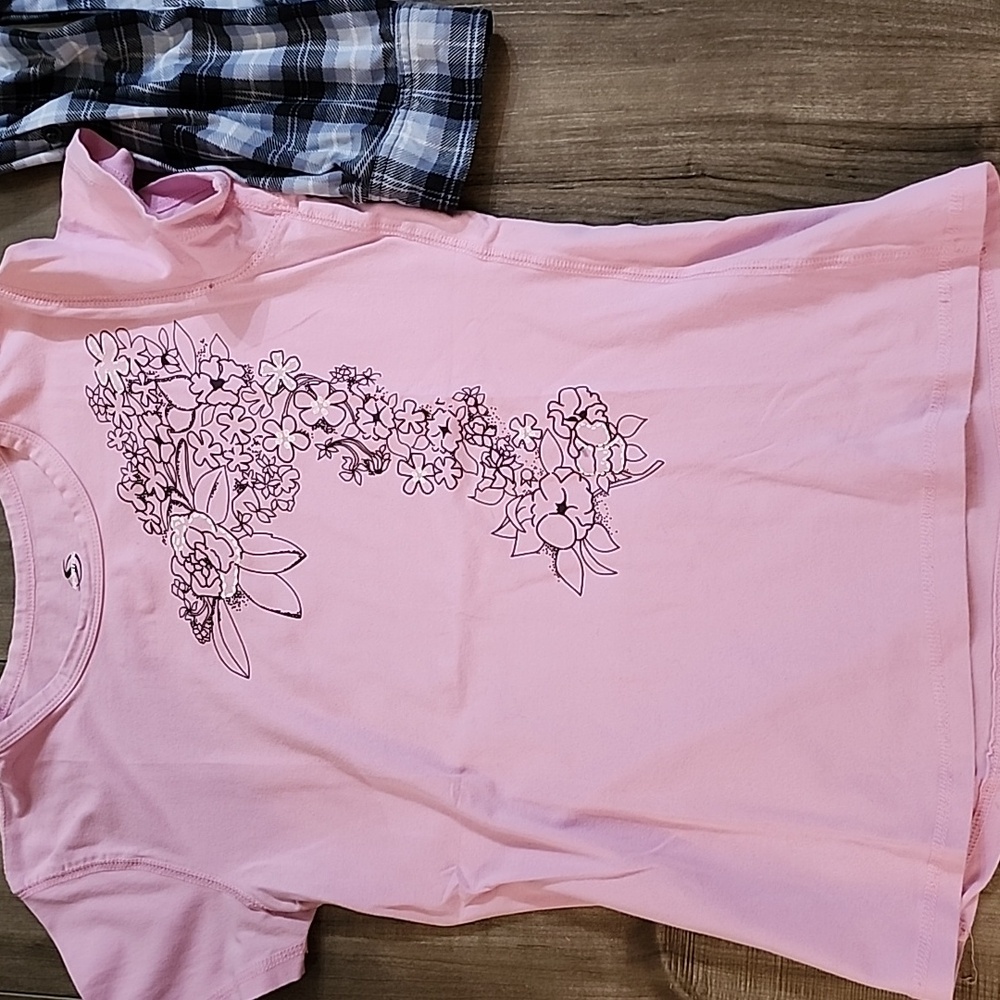 Large Shirts - Picture 2 of 4